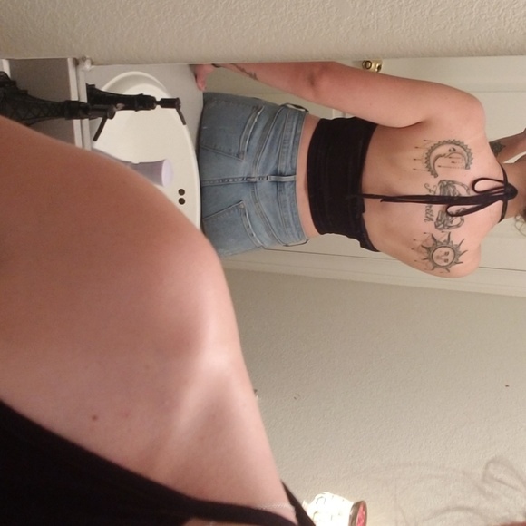 Crop top - Picture 2 of 2